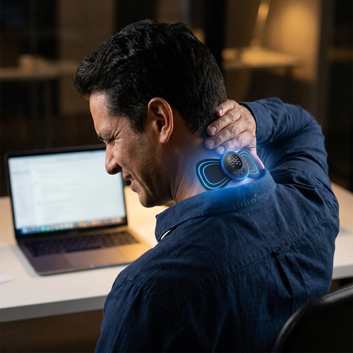 Masajeador EMS cervical — hombre oficina dolor cuello